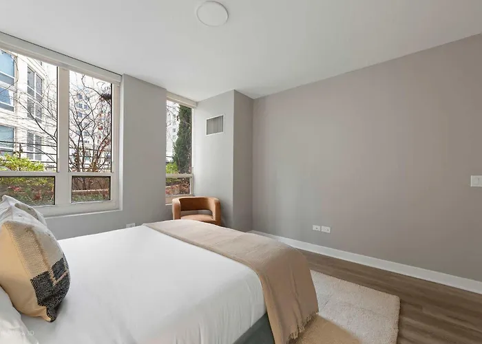 Apartment The Bernadin- Designer 3br Center With Balcony