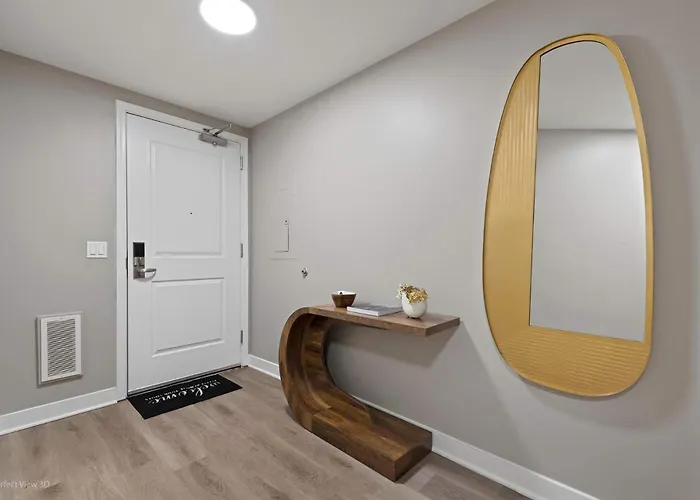 Apartment The Bernadin- Designer 3br Center With Balcony