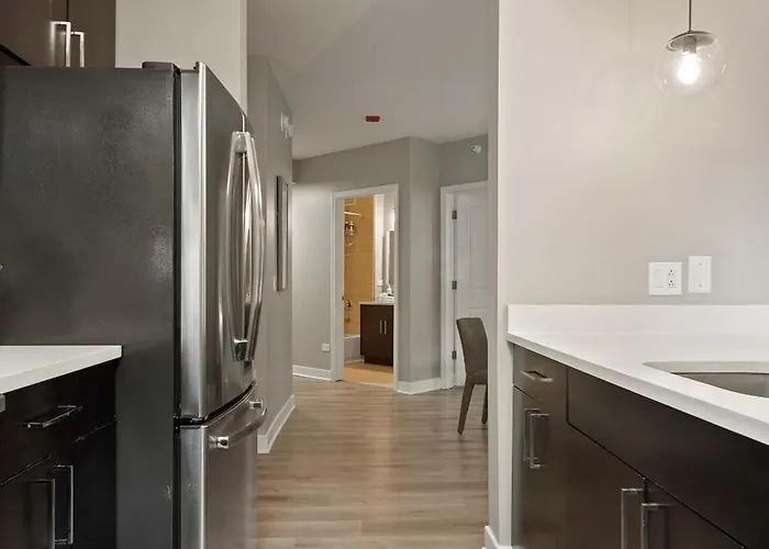 The Bernadin- Designer 3br Center With Balcony Apartment *