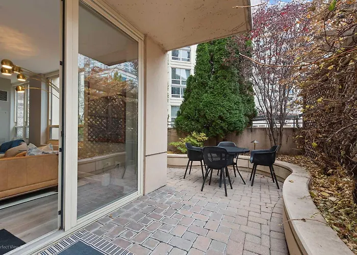The Bernadin- Designer 3br Center With Balcony *