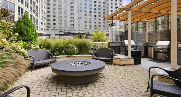 The Bernadin- Designer 3br Center With Balcony *
